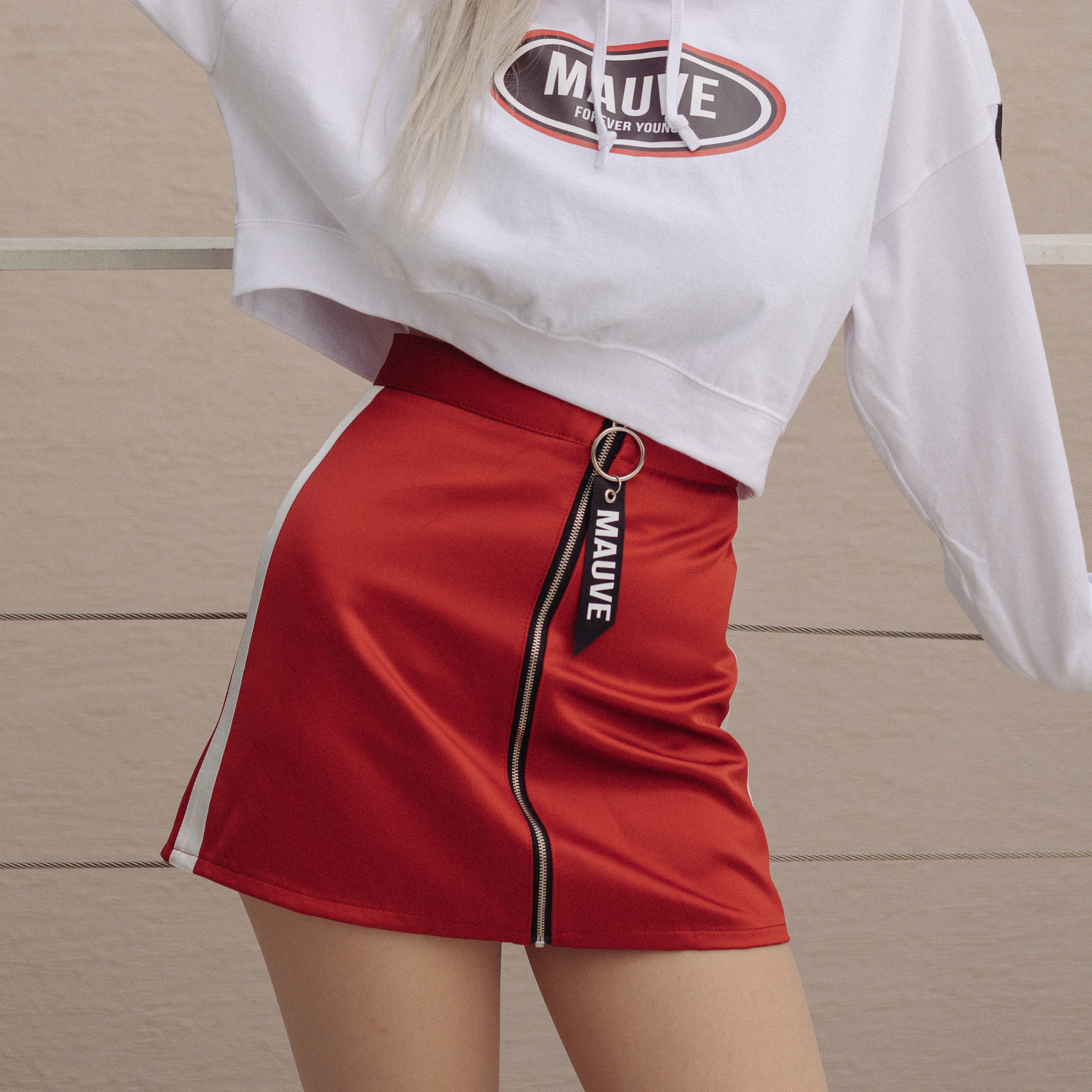 Tape line logo skirt (Red)